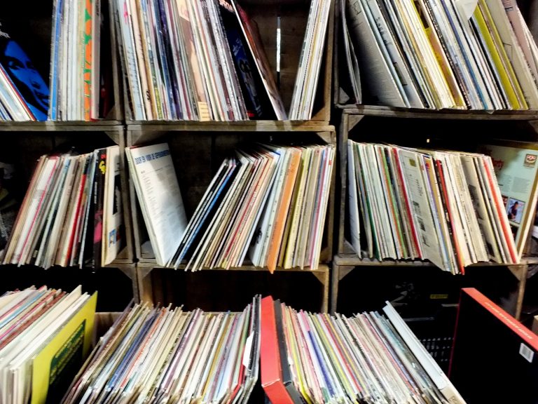 Winkel 2dehands, antiek, curiosa, brocante | Den Heistsen Hamer